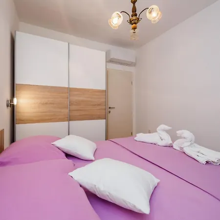 Vikendica Stone House