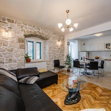 Stone House Vikendica *