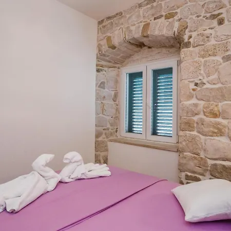 Vikendica Stone House Kastela