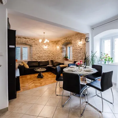 Stone House Vikendica