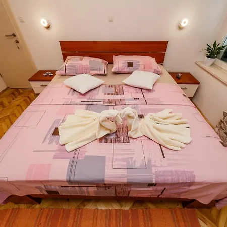 Vikendica Stone House