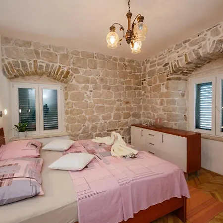 Holiday home Stone House *