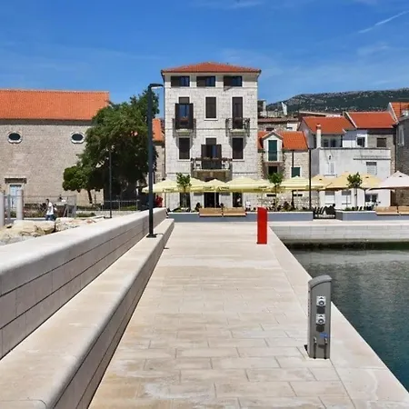 Vikendica Stone House *