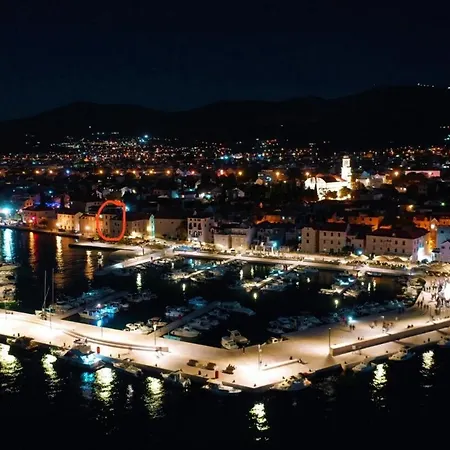 Stone House Holiday home Kastela