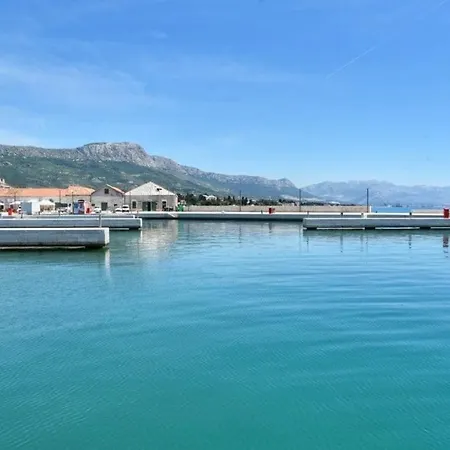 Stone House * Kastela