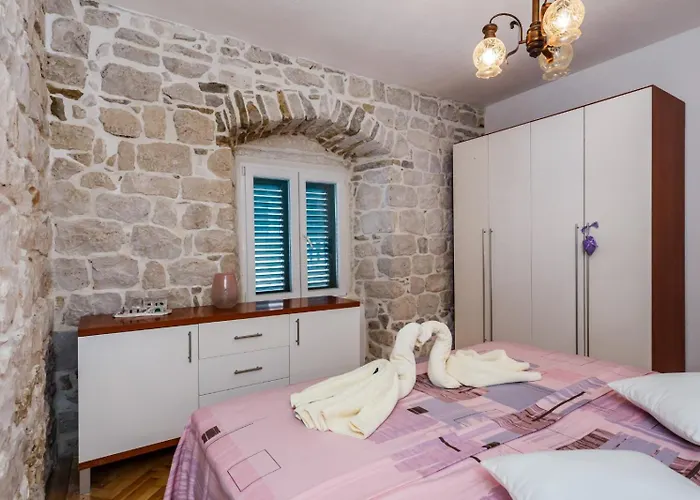 Stone House * Kaštela