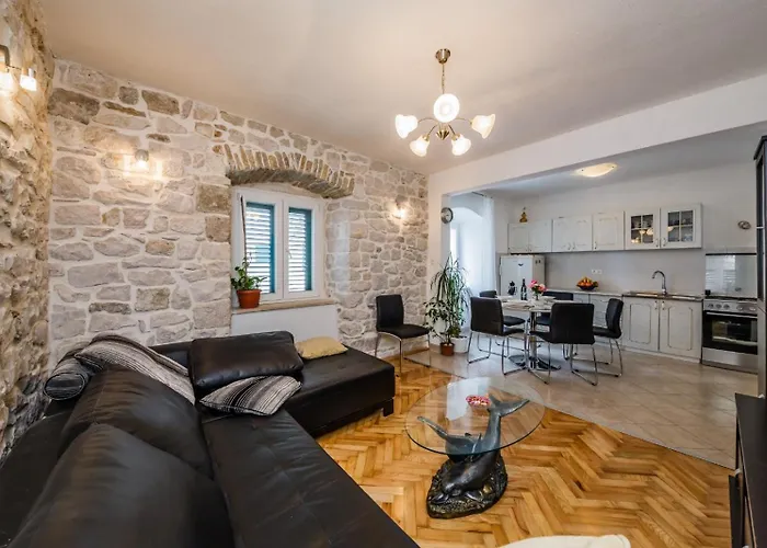 Stone House Semesterbostad *
