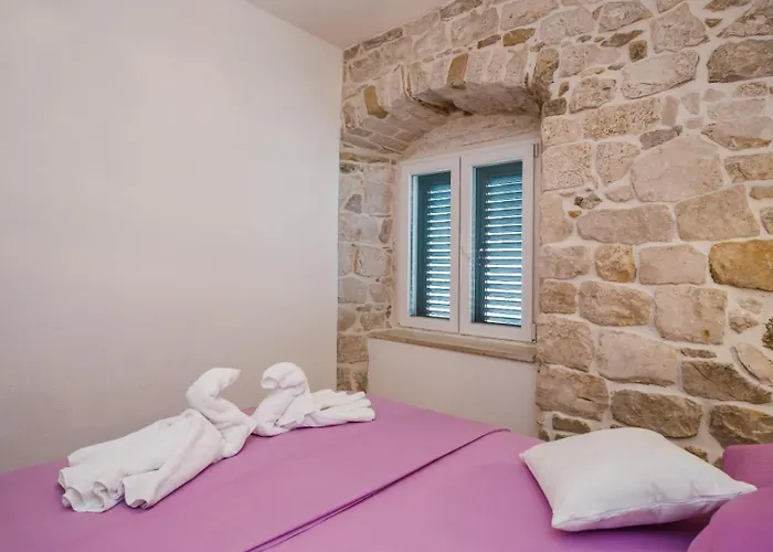 Semesterbostad Stone House Kaštela