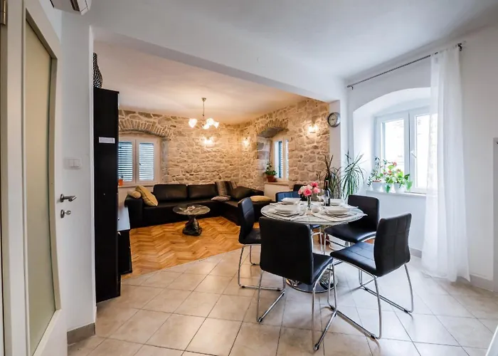 Stone House Semesterbostad