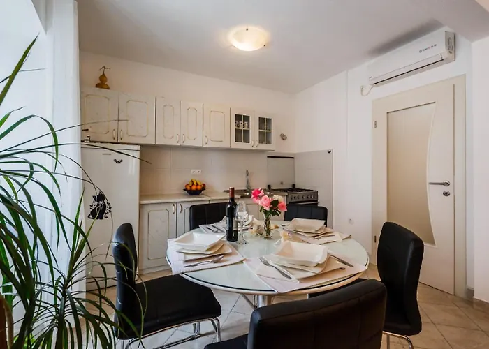 Stone House Semesterbostad *